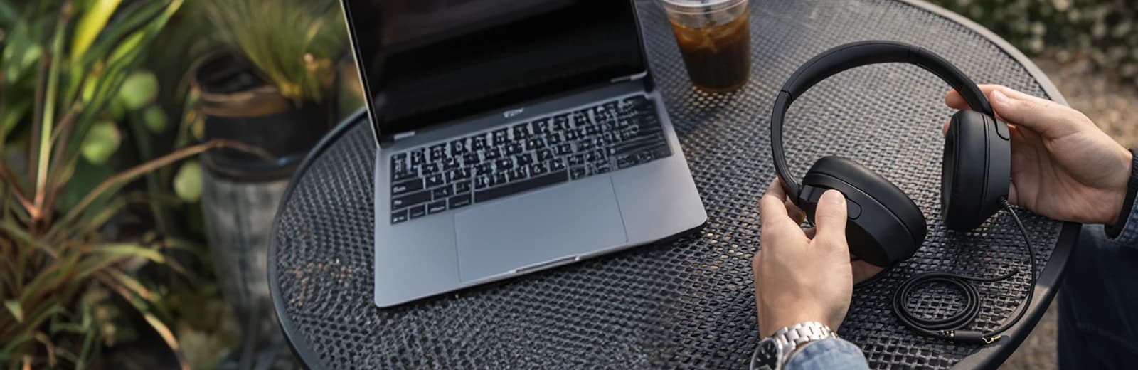 Headphones & Ear Buds